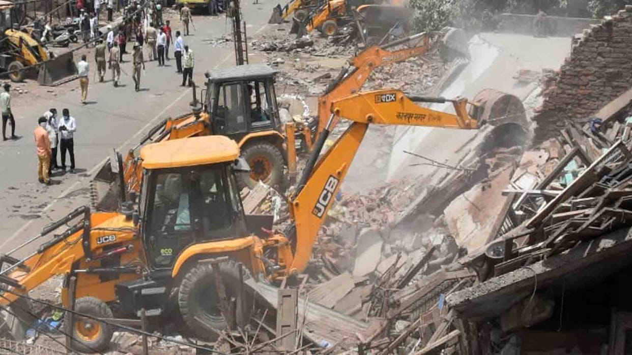 Kanpur: More than hundred illegal construction demolished for Transport Nagar metro station