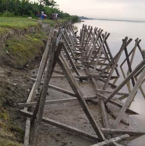Flood threat on the existence of Mahdeva village