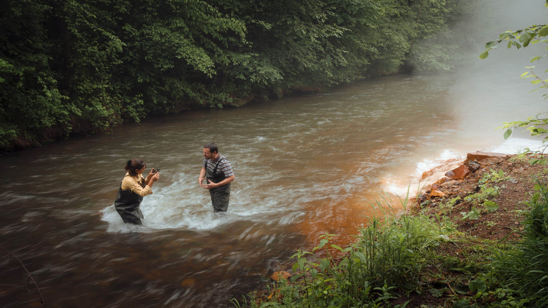 Mystery as river turns orange and kills wildlife becoming 'ecological disaster people in panic slana