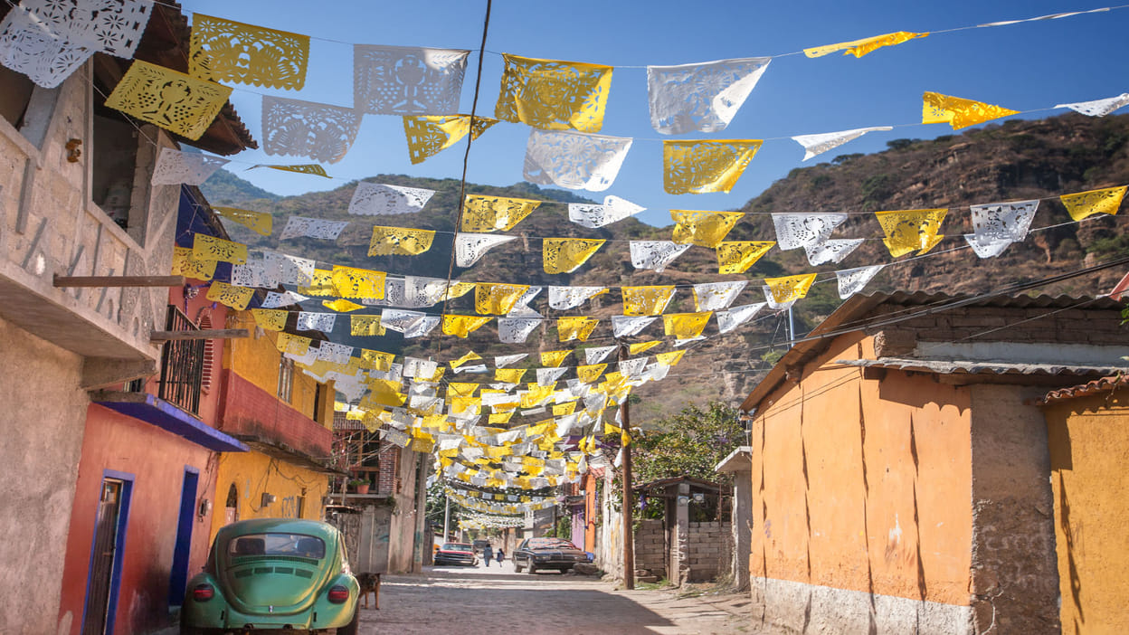 Maharashtra Shetphal Village Where Poisonous Cobra Snakes And Humans Live Together As A Family - Amar Ujala Hindi News Live - Snake Village:भारत के इस गांव में कोबरा सांपों के साथ रहते
