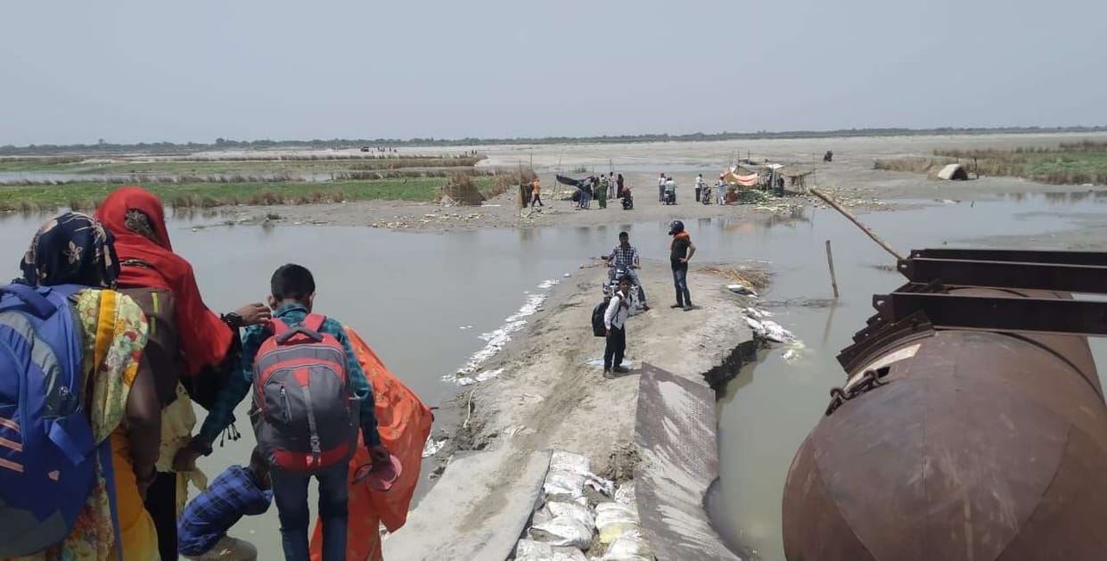Due to the sudden increase of water in Ghaghra, the blockade of Peepapul submerged