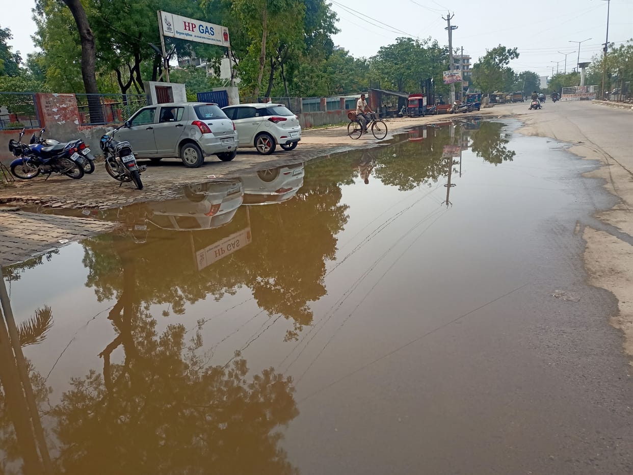 8 lakh rupees spent before monsoon, yet cleanliness is missing, dirt is accumulated in the drains and drains of the city, waterlogging after rain
