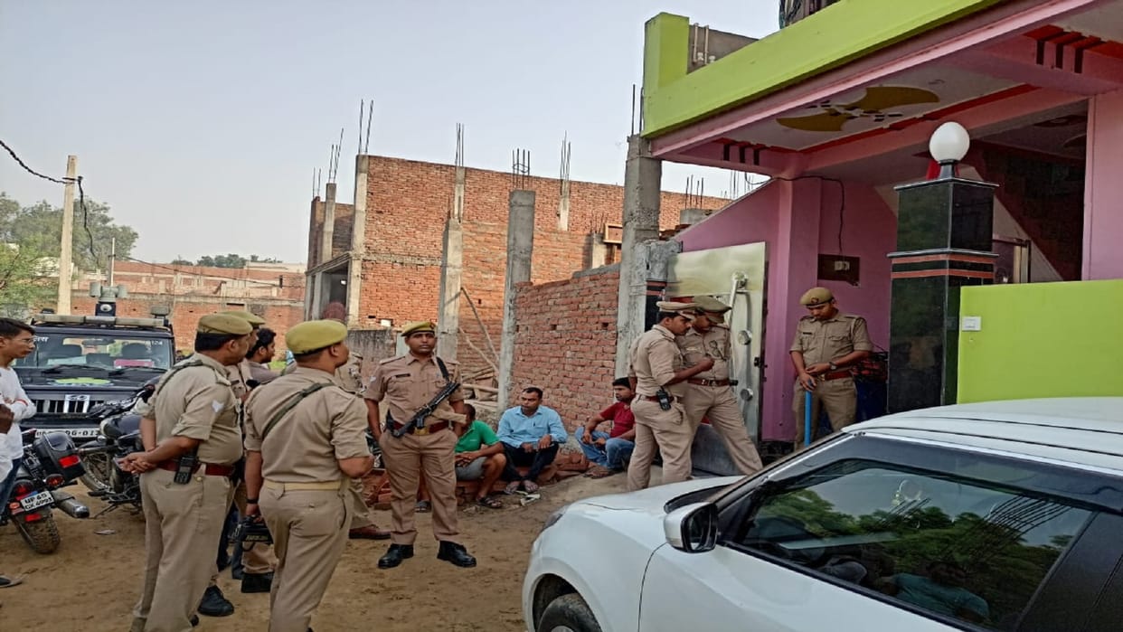 Prayagraj Murder Owner Killing Young mna and girl shot in Prayagraj