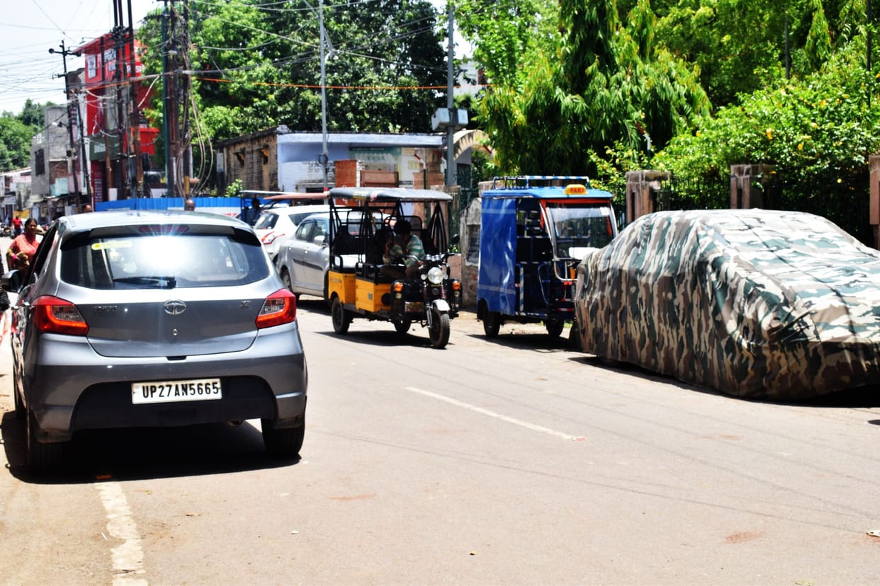 Selected vehicles at designated places, lines on the roads