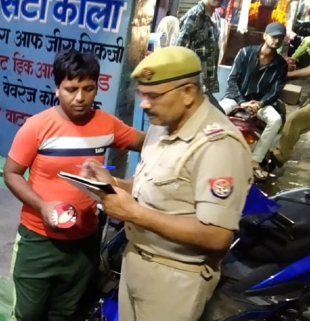 Female police searched the house, four rolls of Chinese manjha recovered