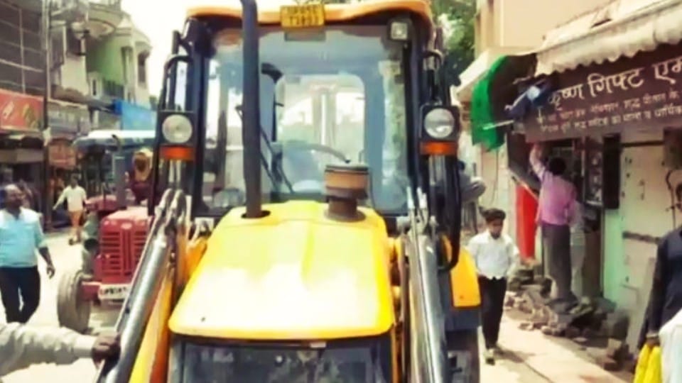 death in accident by dumper, bulldozer got stand at railway track