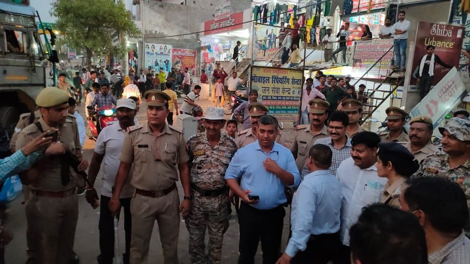 Encroachments removed from Yamunapar Rambagh to Kalindi Vihar in Trans Yamuna Colony agra 