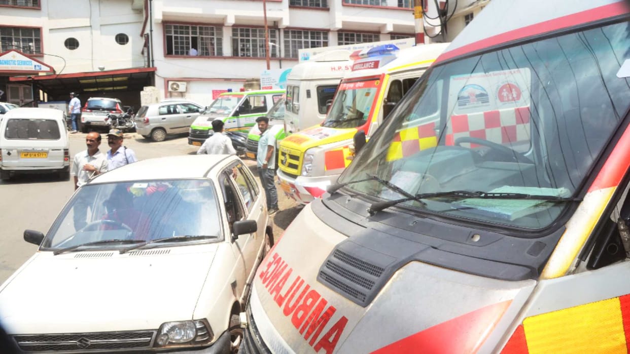102 and 108 ambulance workers union withdrew the strike in himachal