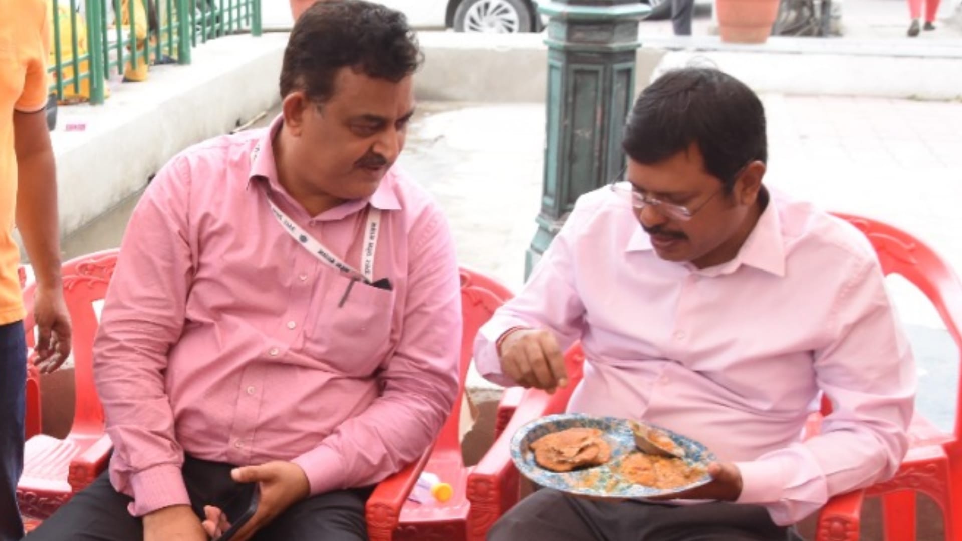 People celebrate bada mangal in Lucknow.