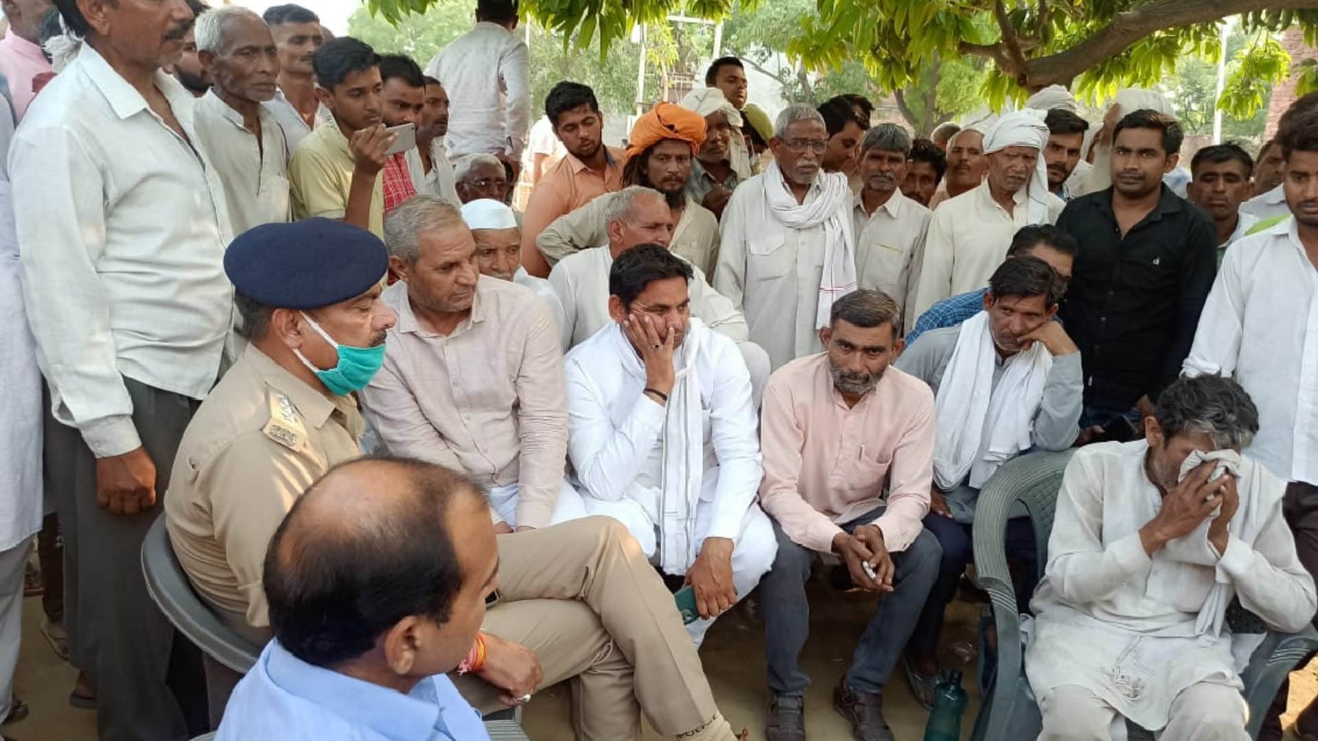 Baghpat News: Victim family have big charged on police after death of woman and two daughter