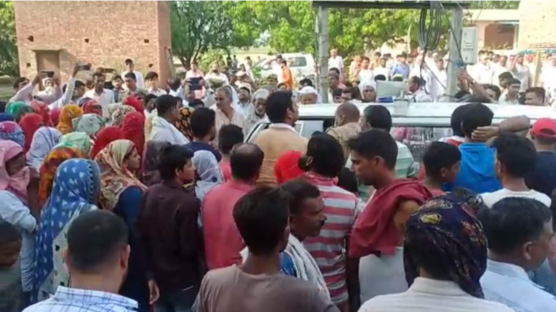 Baghpat Mother and two daughter death case: father said that police broke into house by breaking door and had indecency with women