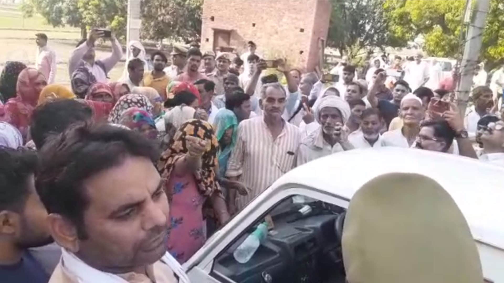 Baghpat Mother and two daughter death case: father said that police broke into house by breaking door and had indecency with women