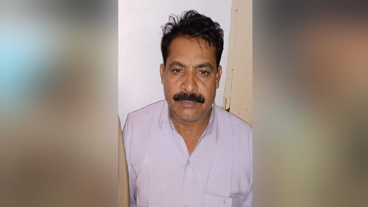 Bijnor police arrested accused Saeed from airport in case of selling government land