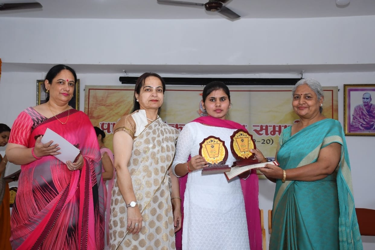 Outstanding Performing Girls Awarded, Kurukshetra