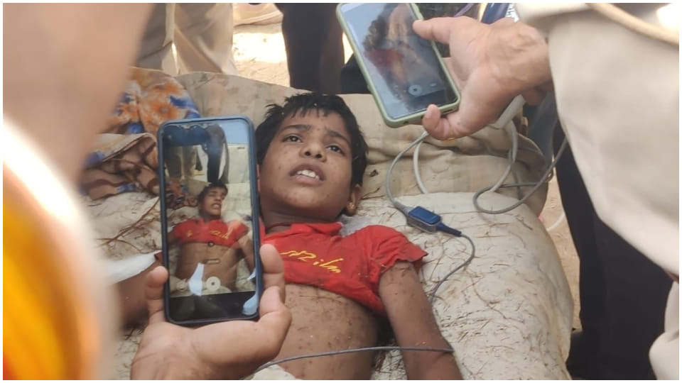 Child fell in 250 feet deep borewell in Jalore Rajasthan