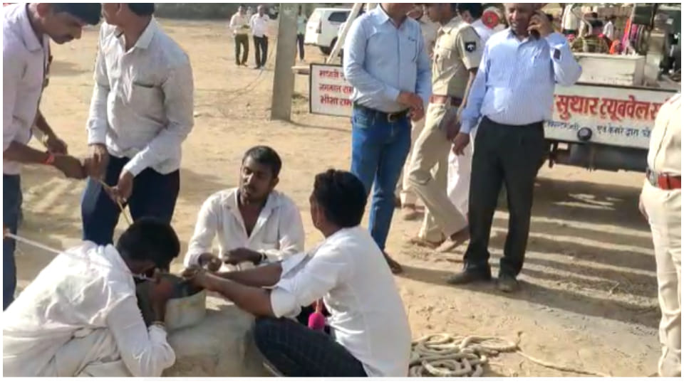 Child fell in 250 feet deep borewell in Jalore Rajasthan