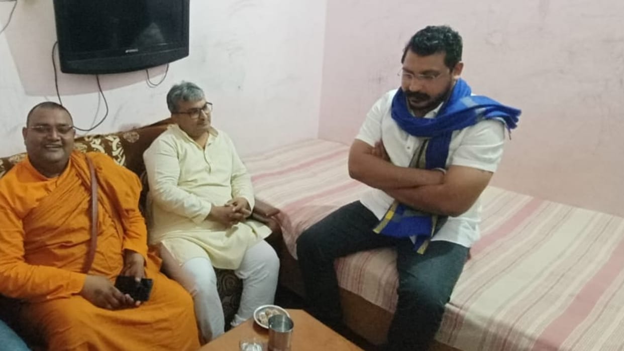Chandrashekhar Azad meets to Dr Ravikant in Lucknow University.