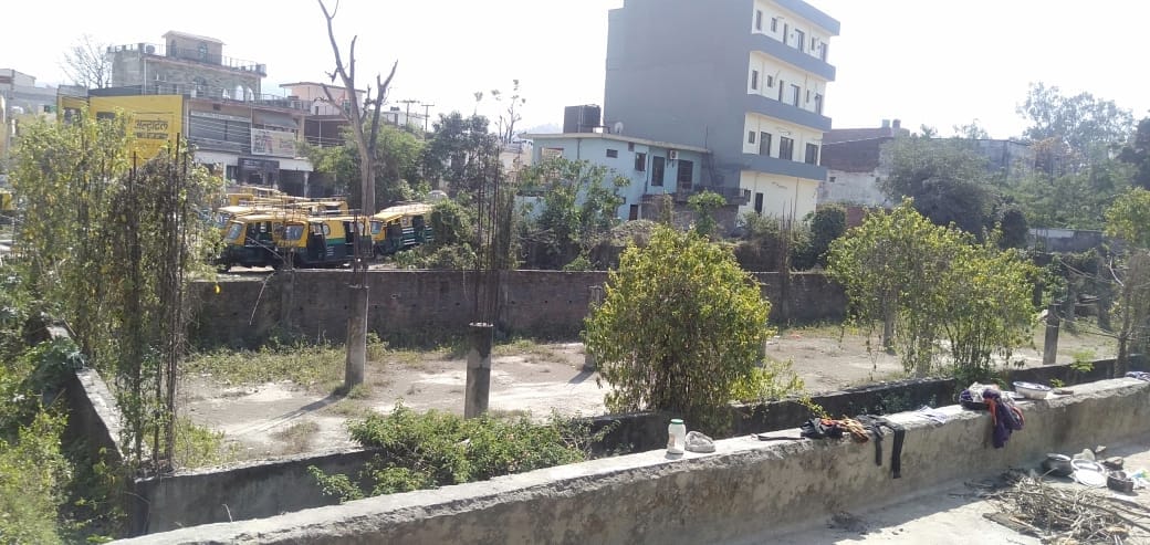 2.50 crore rupees project of parking and communities not completed  in ponta sahibpeople facing problem