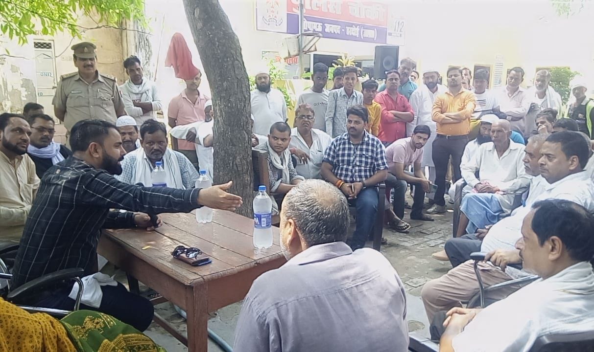 hardoi news,Shopkeepers objected to removal of tin shed