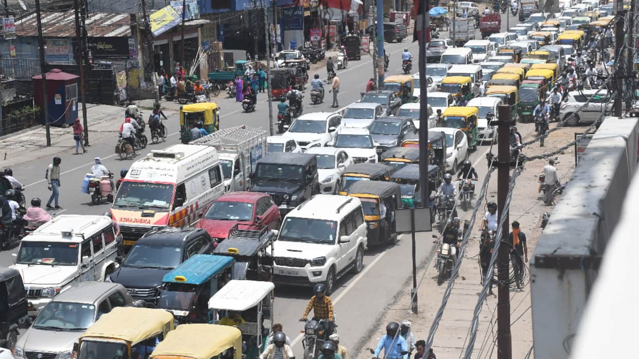 People stuck in jam for hours in Gorakhpur