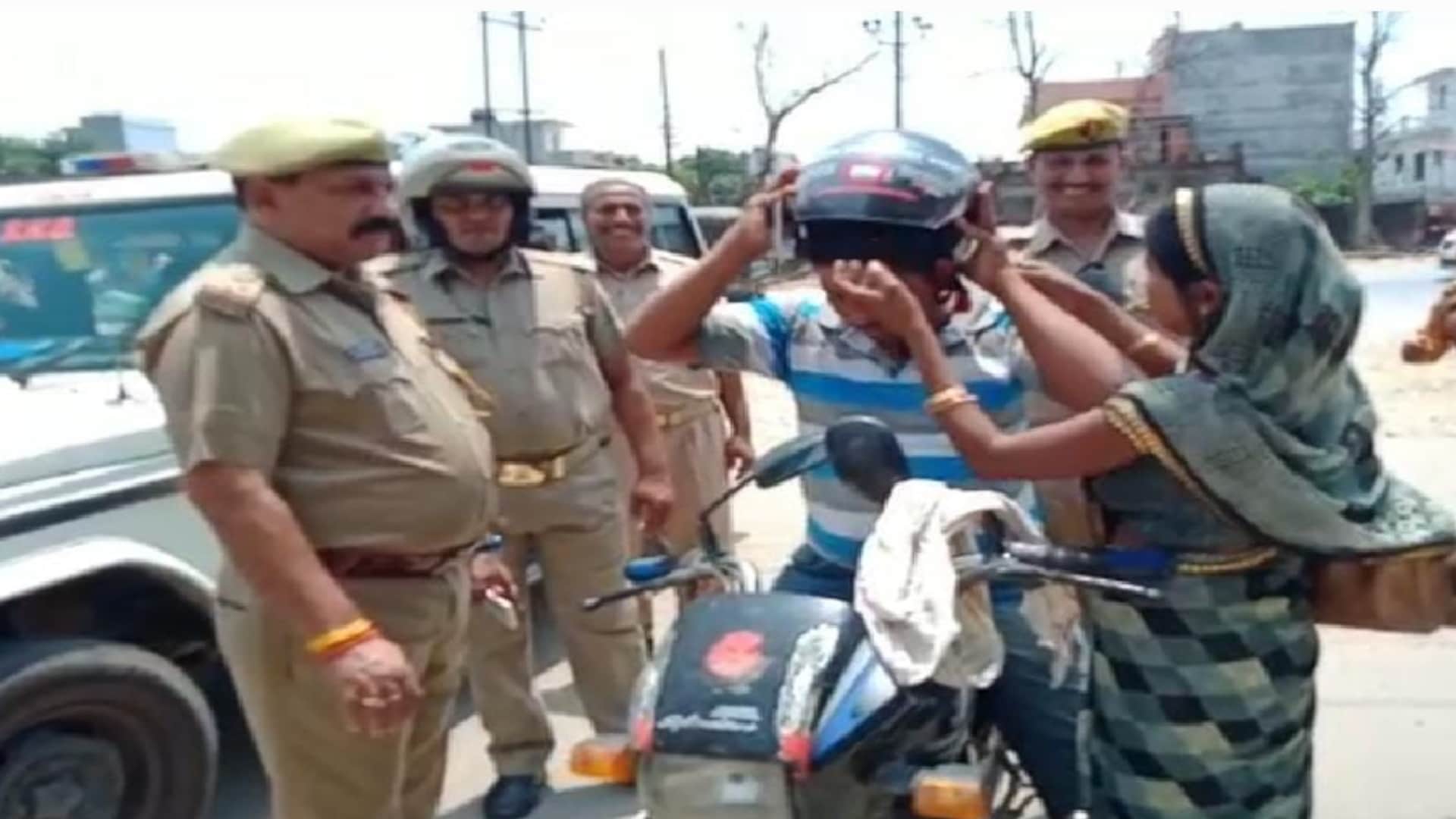 challan of 1189 bike riders without helmet in gorakhpur
