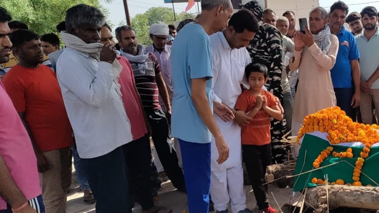 Last farewell given to Shaheed Mohan with state honours in Gagdwas village of Mahendragarh