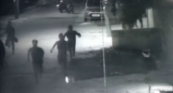 Gangsters attack on police, soldier's eye broken
