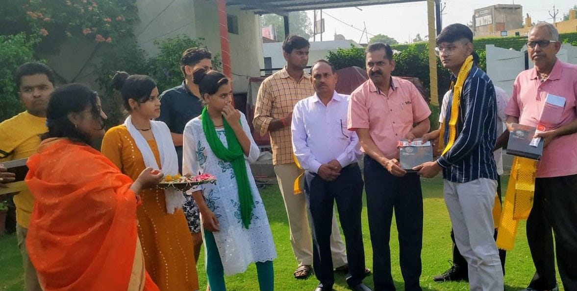 Hathras: Union education class is the school of discipline and values