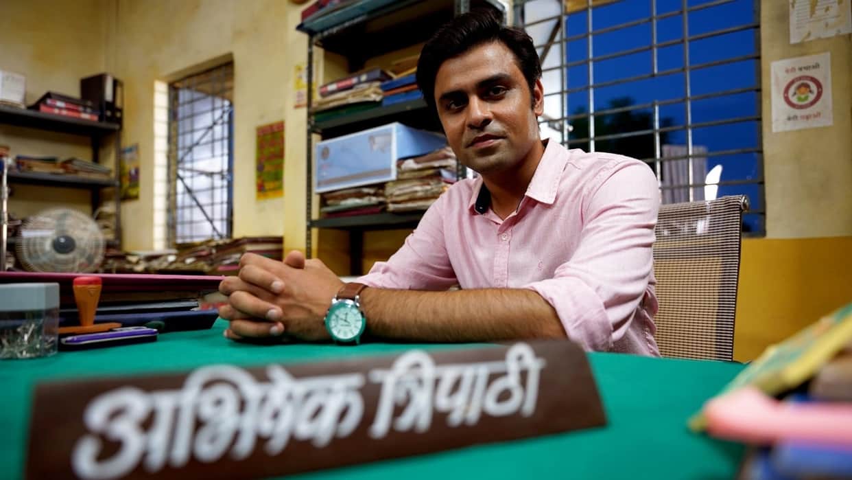 Panchayat Season 2 actor jitendra kumar amazon prime video sachiv ji iit engineer gittu Arvind kejariwal