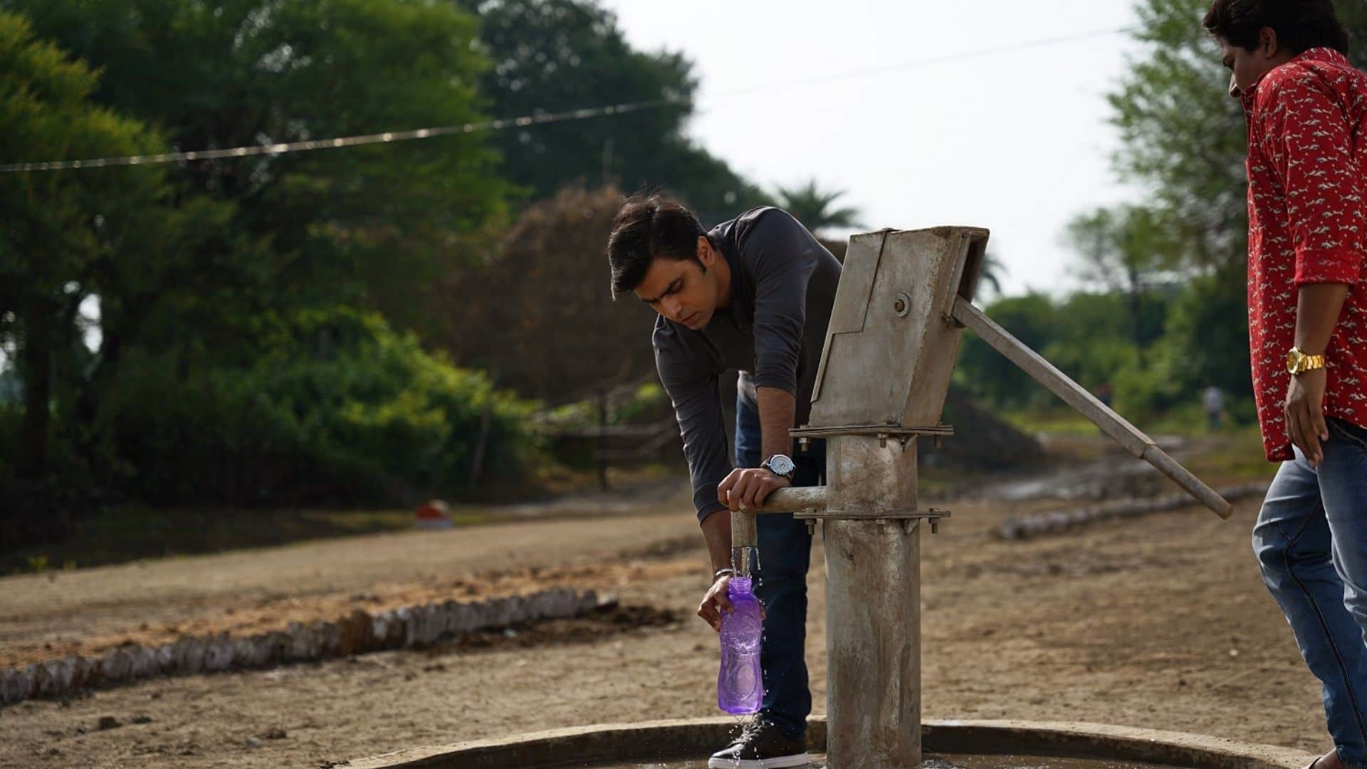 Panchayat Season 2 actor jitendra kumar amazon prime video sachiv ji iit engineer gittu Arvind kejariwal