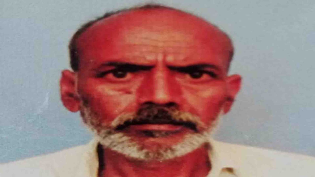 Road accident in Kannauj: Uncontrolled car collided with tree, one Died, five injured
