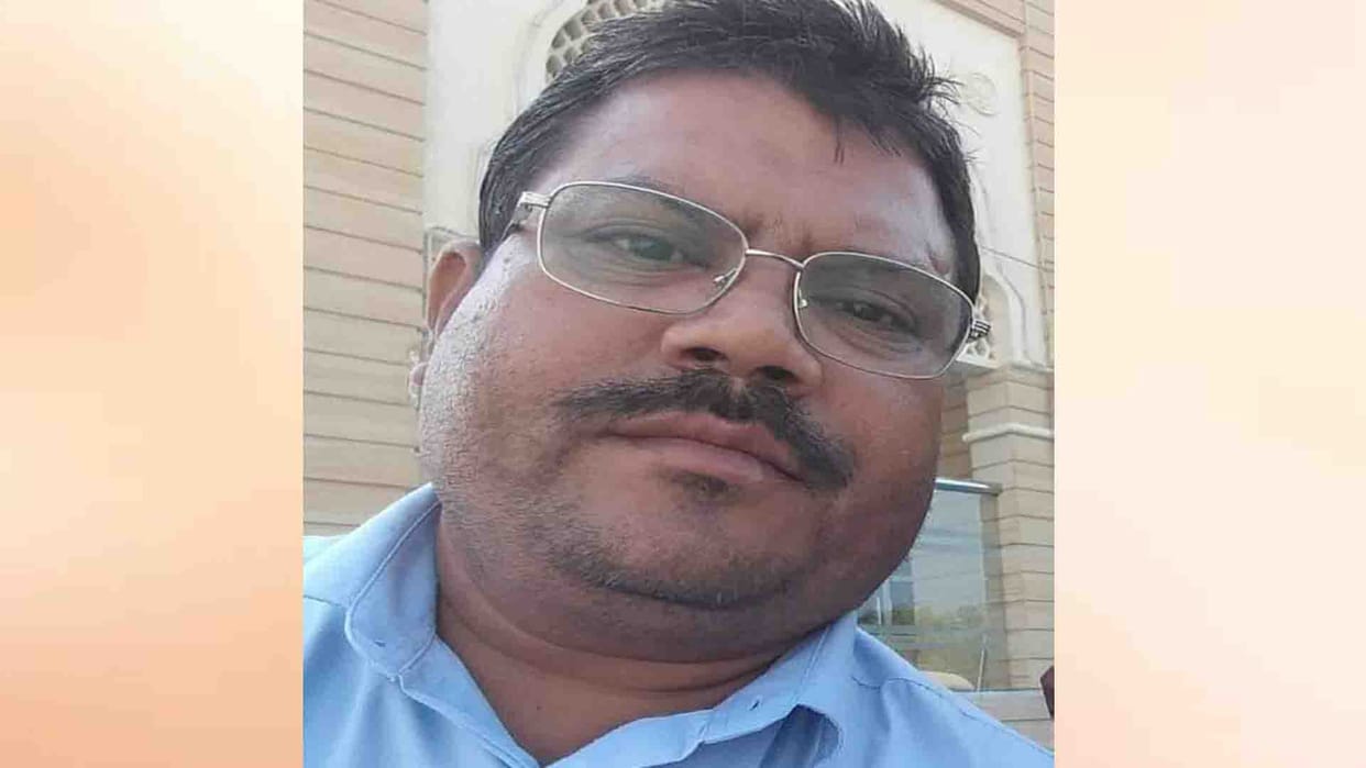 Hardoi: a man died after falling on floor to escape monkey attack