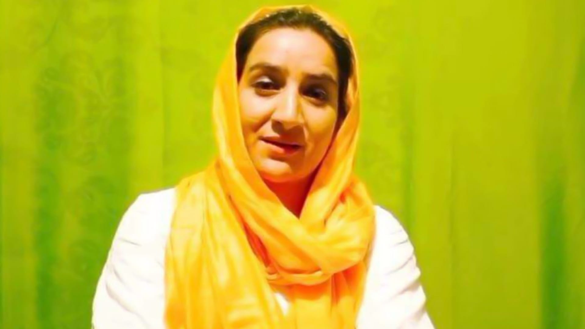 Kashmiri TV Actress killed Kashmiri TV artist Amrin Bhatt shot dead by terrorists in Budgam