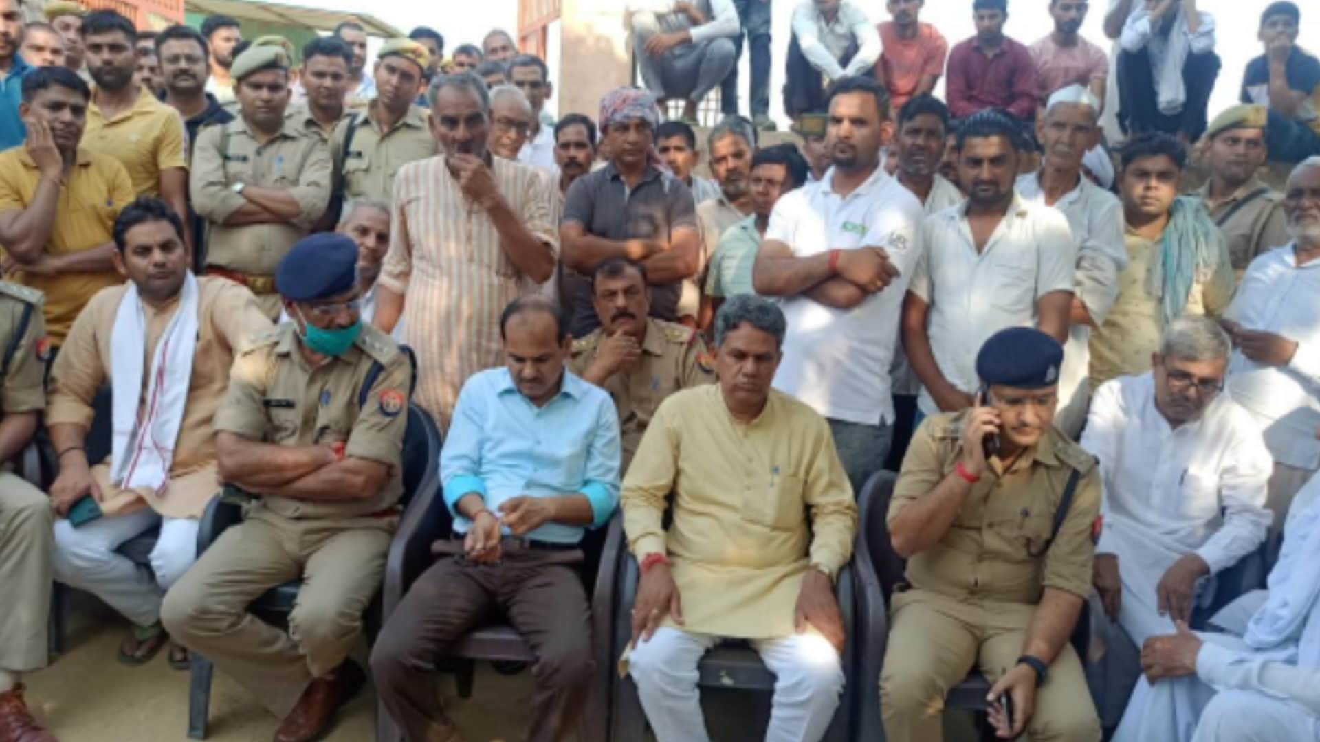 Baghpat News: Victim family have big charged on police after death of woman and two daughter