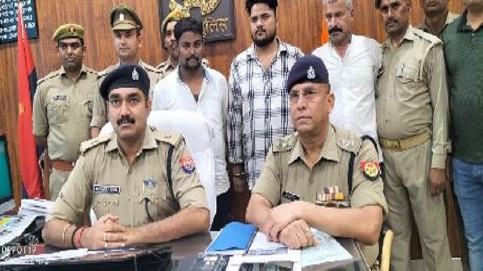 Mathura police busted lifafa gang arrested 3 robbers 