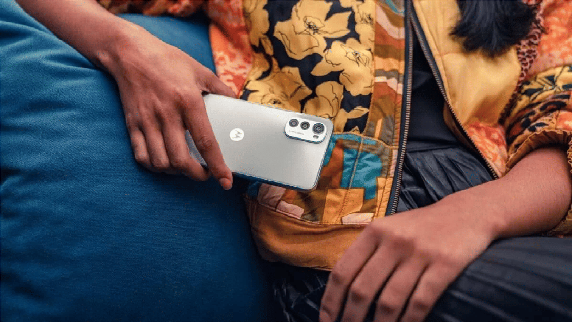 Moto E32s launched With Triple Rear Cameras Price Specifications