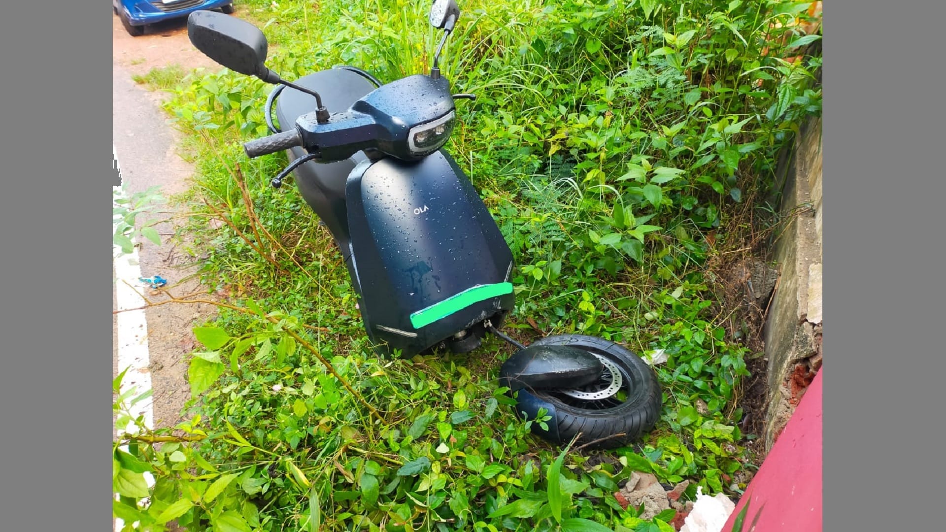 Ola S1 Pro electric scooter’s front suspension breaks within six days of taking delivery says customer