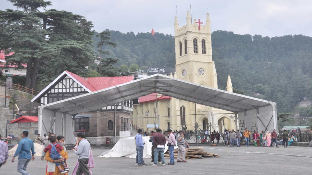 Security lapse before PM Modi shimla rally, glass of vidhan sabha speaker car broken