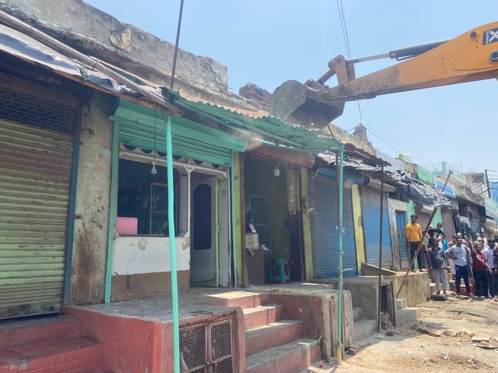 Stones pelted on bulldozer, driver assaulted