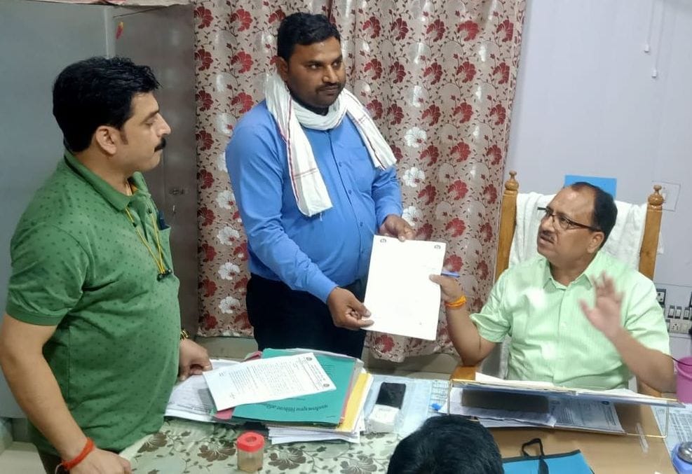 Kanpur Dehat : CMO transferred 25 contract health workers frozen for years