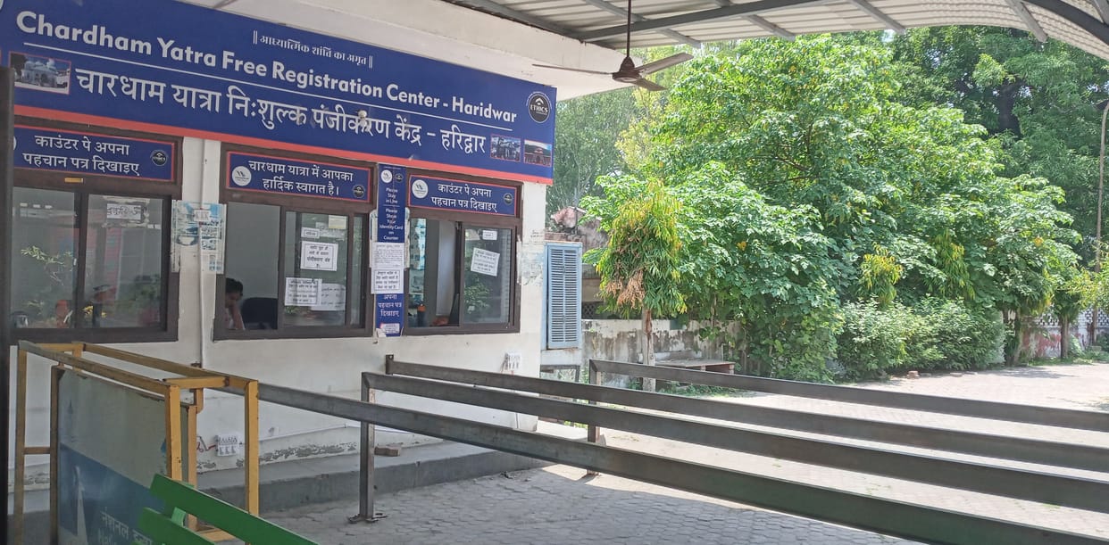 Chardham Yatra at its peak and silence at the registration center