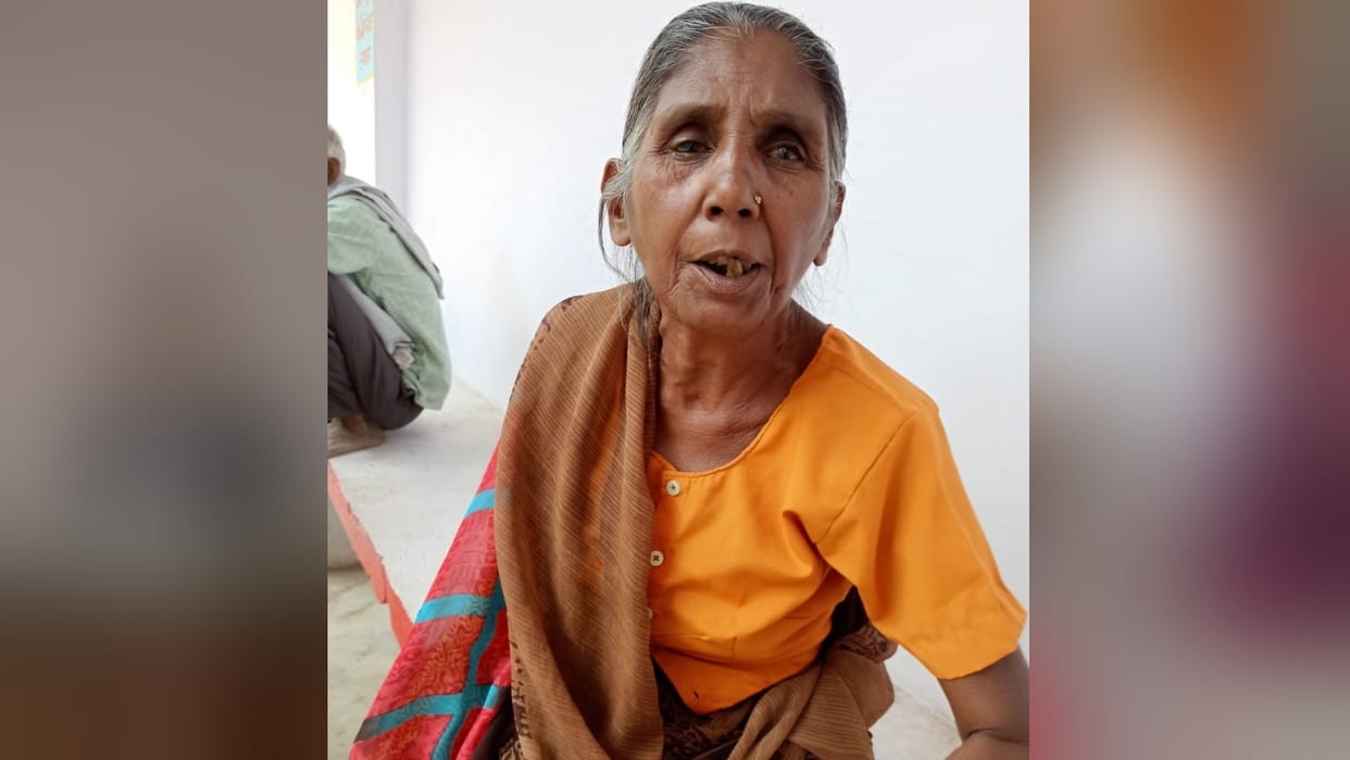 UP Shahjahanpur son expel mother from house heart broken mother committed suicide attempt