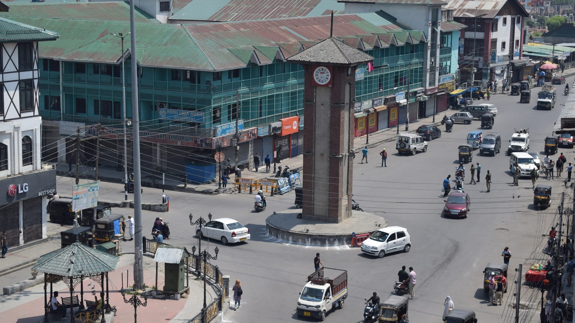 Yasin Malik Sentenced second day Srinagar Some areas closed transport movement continues security forces alert ground condition in photos