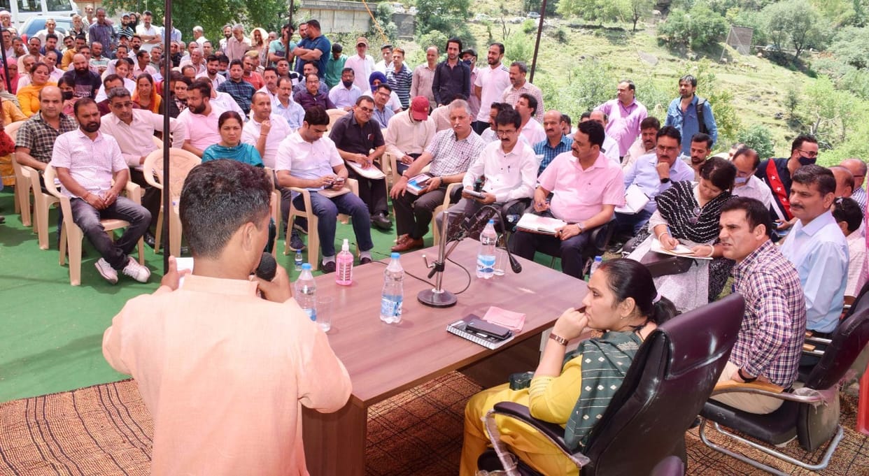 Provide government facilities by reaching people's homes