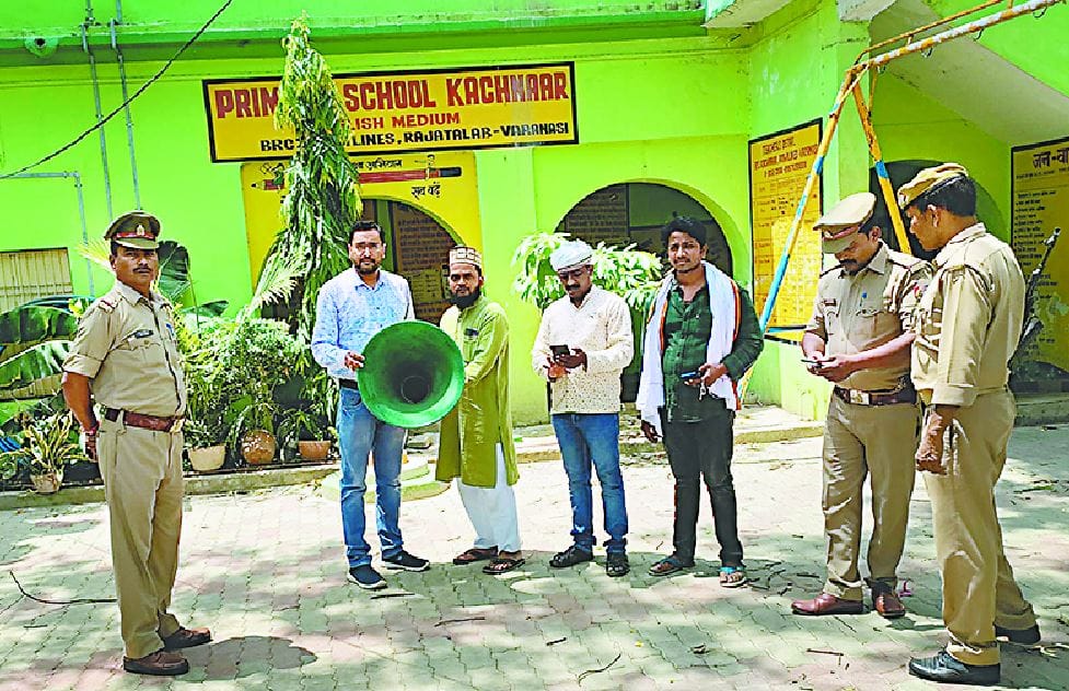 Prayers will be done in schools from the loudspeakers descended from the temple-mosque