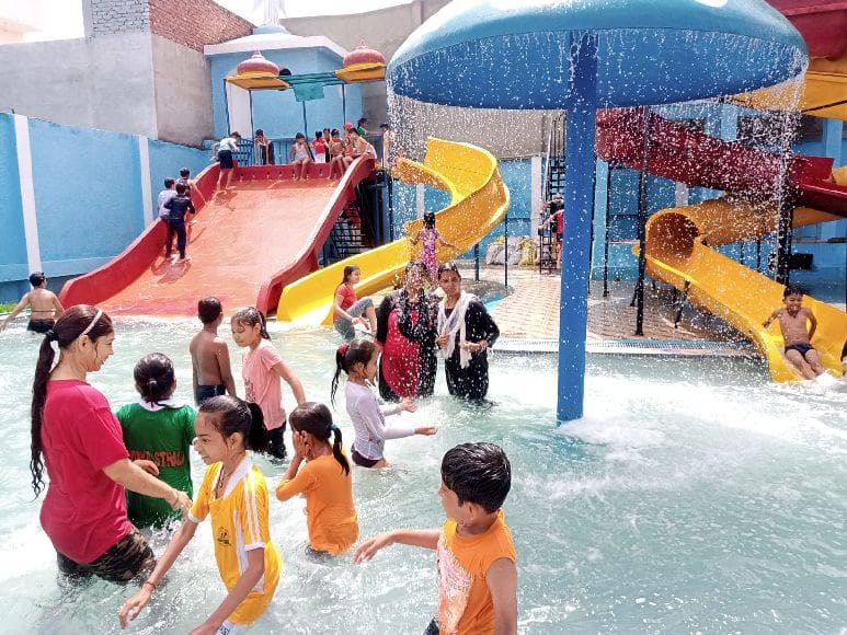 Today it is blue water and water... but children shudder