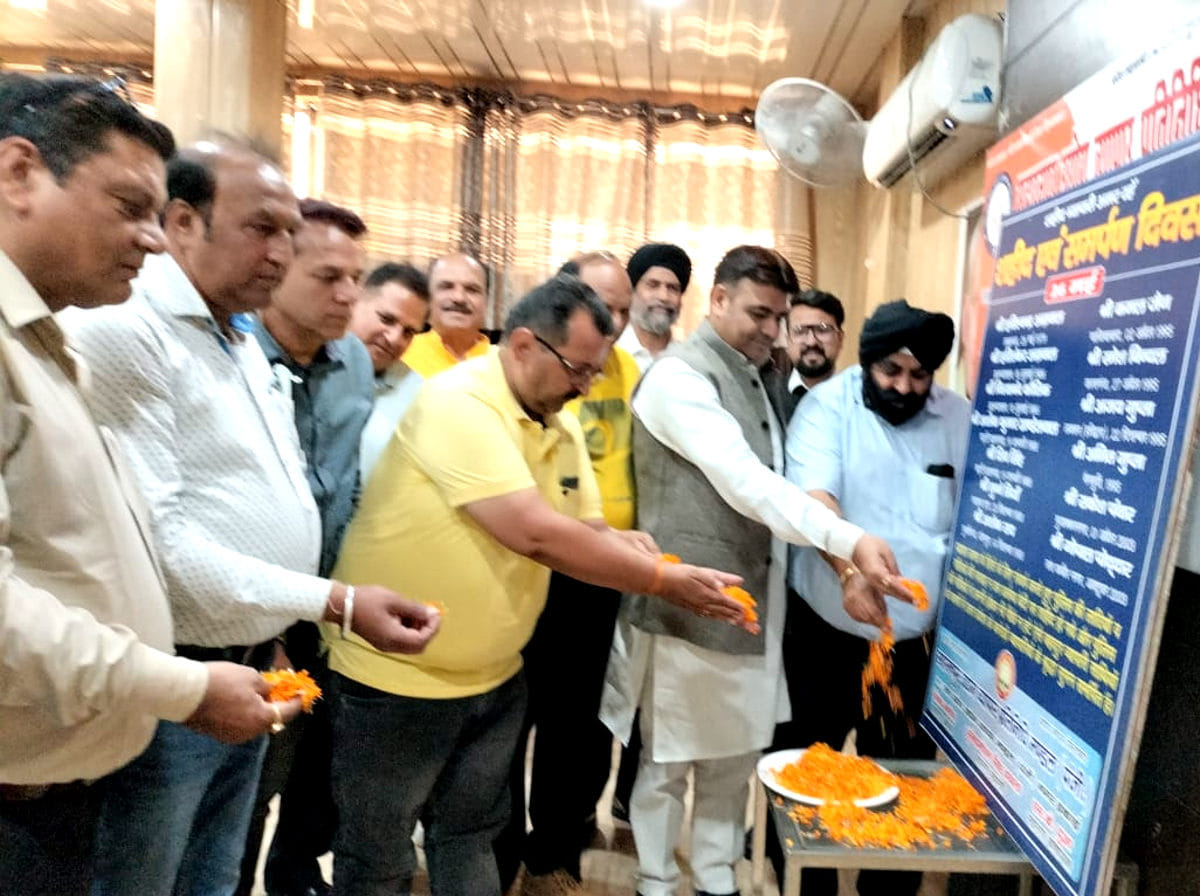 Traders paid heartfelt tribute on Sacrifice Day