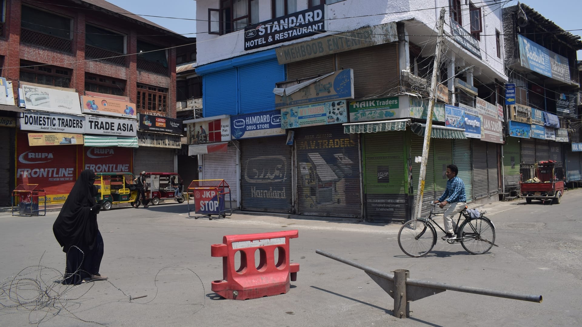 Yasin Malik Sentenced second day Srinagar Some areas closed transport movement continues security forces alert ground condition in photos