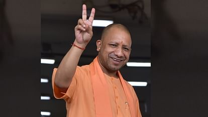 UP CM Yogi Adityanath Lifestyle Know All About Life Related Things Full Details News in Hindi