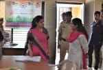 01-कैथल। वन स्टॉप सेंटर सखी का दौरा करते हुए डीसी डॉ. संगीता तेतरवाल।